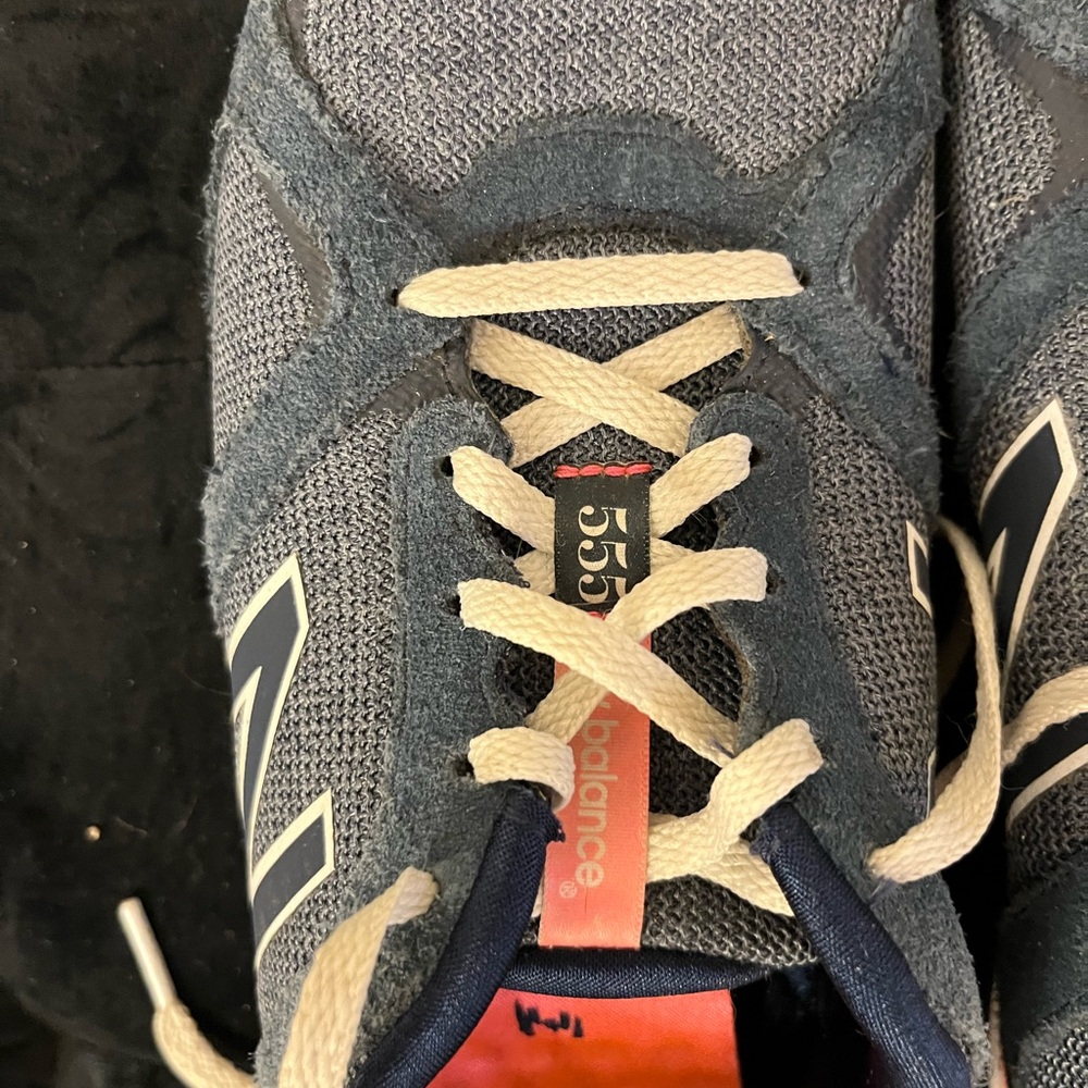 New Balance Women’s 555 Navy and Coral Sneakers - Picture 7 of 8
